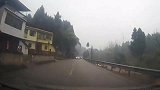 逆行超车真是害人害己啊！