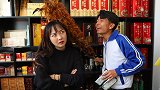 超市结账时扫一扫，没想熊孩子拿出个鸡毛掸子，看完笑了一整天
