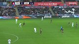 第72分钟斯旺西球员拜尔斯射门