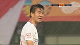 踩脸了！杨旭拼抢不及意外倒地 戴琳下落鞋钉蹬到权健锋霸