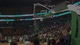 篮球-17年-丢人丢大了！ 绿军悍将斯玛特空接失败引哄堂大笑-专题