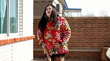 搞笑剧：美女没结婚肚子就变大，找大夫问原因，大夫的解释太逗了
