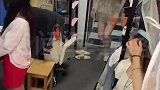 当代女大学生现状，当室友买了一件新裙子