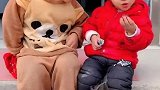 袖珍人龙弟套路女儿零花钱，结果被嘴妹狠狠教训了