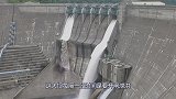 大坝为什么要泄洪？老外用沙子模拟大坝不放水，这次总算知道了
