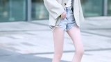 小姐姐这样的大长腿，连女生都会忍不住多看几眼！