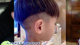 李晨给儿子剪头侧颜十分帅气，网友：孩子都这么大了