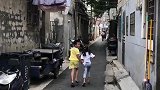 同居长干里，两小无嫌猜。