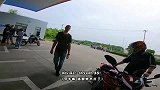 1个女骑与50个男骑一起跑山！“惨遭”全程围观
