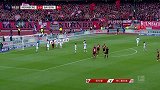 纽伦堡右路角球精准传中 后防铁卫回头望月稍稍顶偏