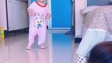 妈妈和宝宝玩捉迷藏，萌娃循声找妈妈这反应也太可爱了吧