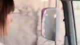 货车女司机小刀姐，开车过桥洞，没想到小哥哥的眼睛都看直了！
