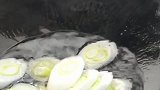 天气降温了大家要多穿一点哦当然饮食上也不能亏待自己哦