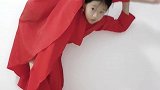 高难度一字马才艺表演，真是个厉害的姑娘！