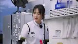 孟晚舟妹妹以为是老爹任正非来了谁料是她，瞬间笑开花