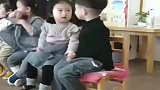 儿子上学第一天，老师发来一段视频，真没脸去接你！