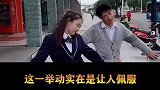 他回到日本后被人毒打，不仅不屈服，还让女儿加入中国国籍