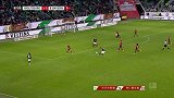 格哈特禁区外突施冷箭 皮球稍稍偏出右侧立柱