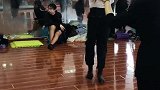 小宗老师，你笑的也太可爱了吧，哈哈！感觉浑身都在抖动，完美！