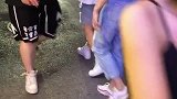 这或许是我见过开着法拉利最可爱的女人了吧