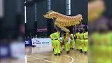 篮球-17年-沉迷中国文化！皮尔斯观看舞龙表演-专题