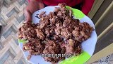 非洲女友给中国小伙做中餐，制作了牛肉饼，味道是真的香！