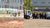 湖南一高校保安“强收”学生电动车？校方：正处理，属保卫处权力