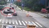 浙江一男子与家人闹矛盾两天没睡觉 驾车昏睡闯路口红灯撞车