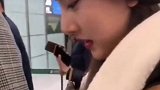 手机近距离无滤镜拍摄下的宋祖儿，皮肤超级好，超级可爱！