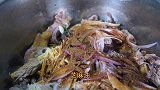 4斤公鸡配油泼辣子，超小厨做四川麻辣凉拌鸡，大口吃肉感觉真爽