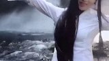 山美水美人不美，这瀑布好多雾水，头发都湿了