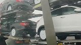 鹅毛大雪，你们的车在路上一刻也不敢耽误！