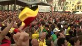 费鸟乌龙引爆布鲁塞尔 广场数千球迷狂欢陷入疯狂