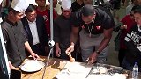 篮球-17年-天生的大厨！霍华德亲手制作新疆美食烤馕-专题