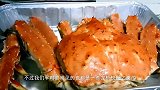 日本人如何吃巨型海蚌？切开直接蘸酱生吃，你想尝尝吗