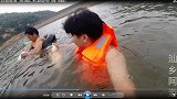 水库拦张大网，不料中鱼后，两人被80多斤的”巨物“拉着走！