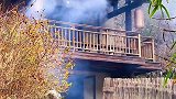 待我了无牵挂，从此归隐天涯，深山草屋为家，了却人世繁华，忙时修篱种花，闲时三五好友，小酒清茶，你来吗？