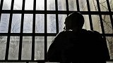 女狱警与男囚犯狱中多次私会还将个人私照发给对方 结果被逮捕
