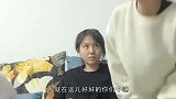 哥们，你这喝奶茶的方式着实有些辣眼睛啊！
