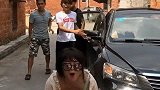 哎妈呀，这么多人，我看不见看不见