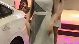 性感车模小姐姐，跳舞的样子真随意，长的真不错