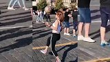 美女挑战颠球！你觉得这技术怎么样？