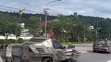 路上见到这种车，真是大开眼界了