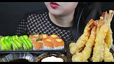 天妇罗虾+三文鱼鳗鱼寿司，小姐姐的这一餐太棒啦