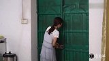 丈夫出差突然回家，妻子在家却不敢开门，结果丈夫闹出大乌龙！