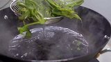 家乡的味道：香椿拌面这样做，简单美味，这饭我能吃两大碗