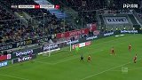 第60分钟斯图加特球员多尼斯射门