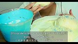 自制棉花糖牛奶奶油面包配棉花糖奶油酱，看起来就很腻呀