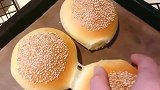 太阳暖洋洋松软的汉堡给你一天的好心情哟，想要学汉堡胚的举手