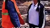女孩知道自己考上清华后，找到工地上的父亲